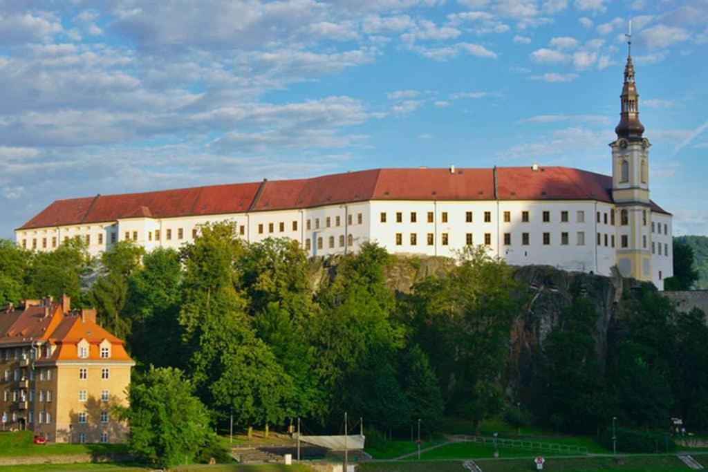 Cely Dum Flora V Ceskosaskem Svycarsku