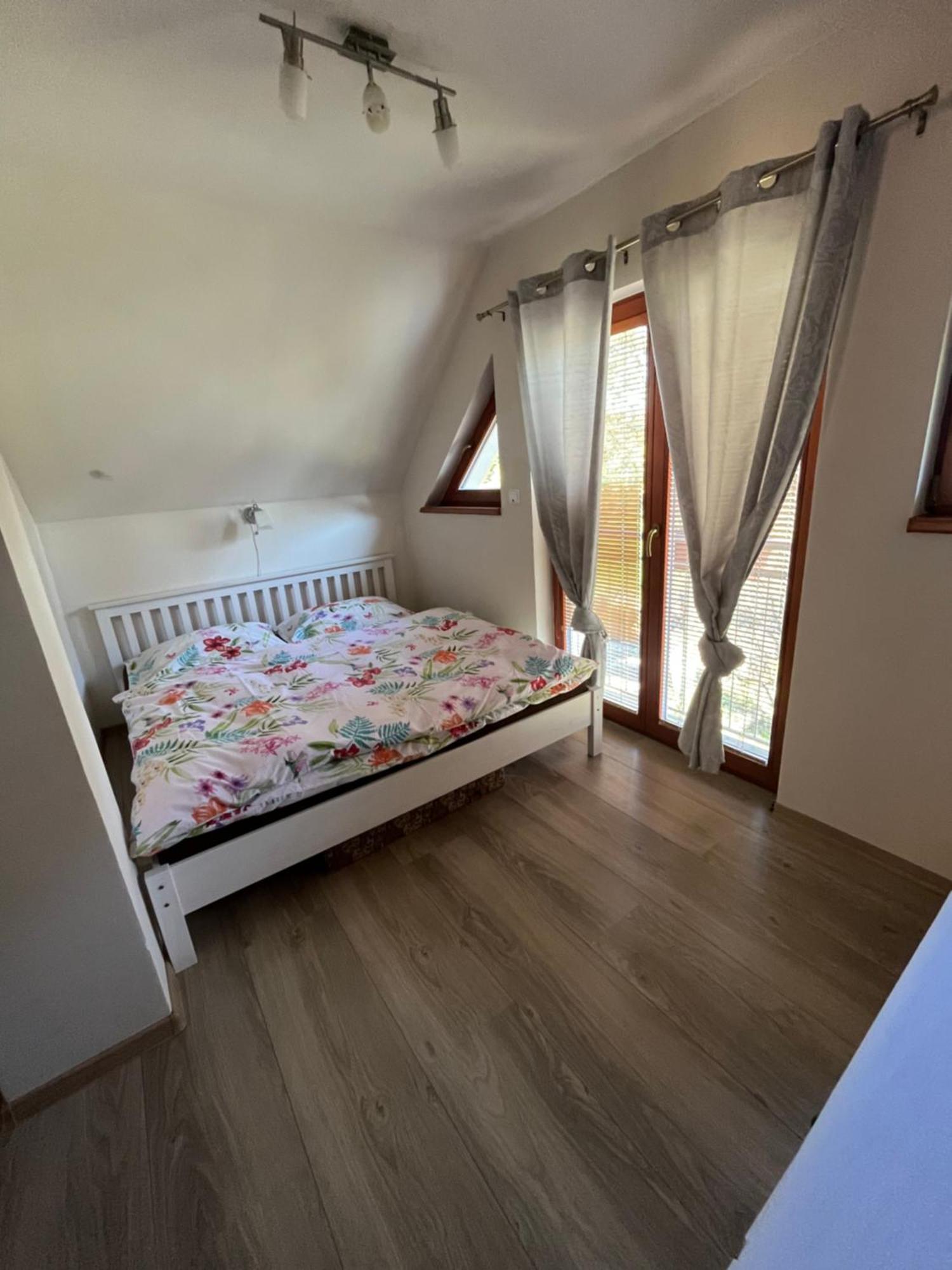 Apartment Cely Dum Flora V Ceskosaskem Svycarsku Janov
