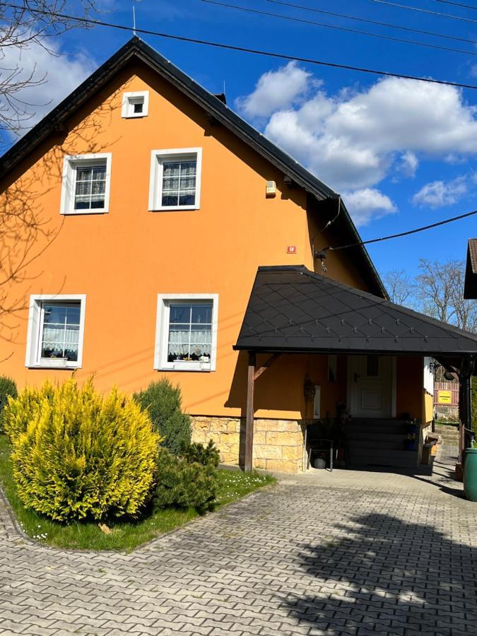 Apartment Cely Dum Flora V Ceskosaskem Svycarsku